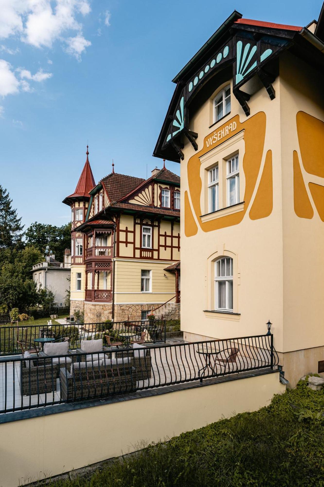 Vila Vysehrad Luhačovice Exteriör bild