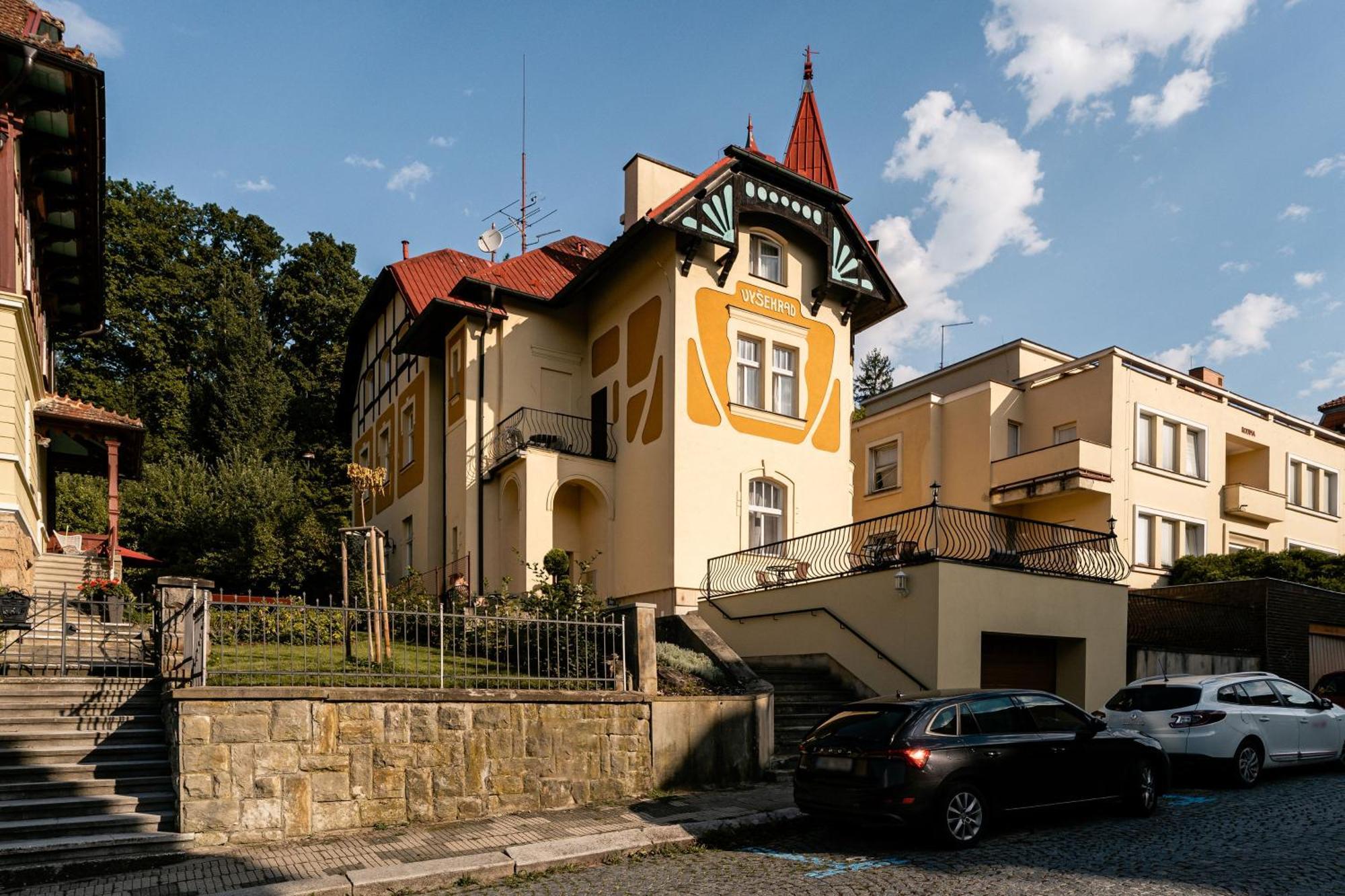Vila Vysehrad Luhačovice Exteriör bild